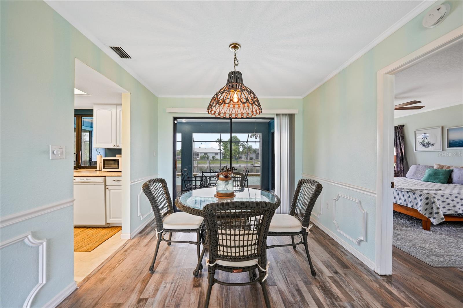 Image 9 of 49 For 820 Santa Margerita Lane