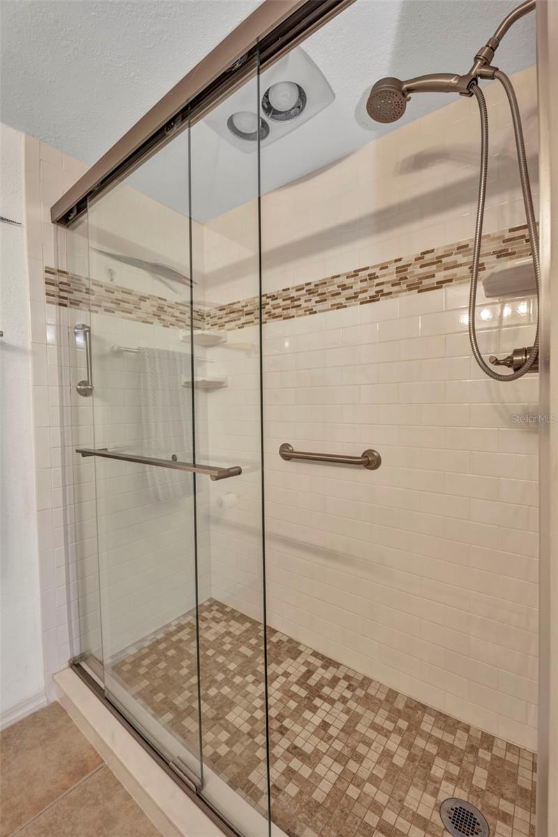 Image 30 of 47 For 21287 Gertrude Avenue 211