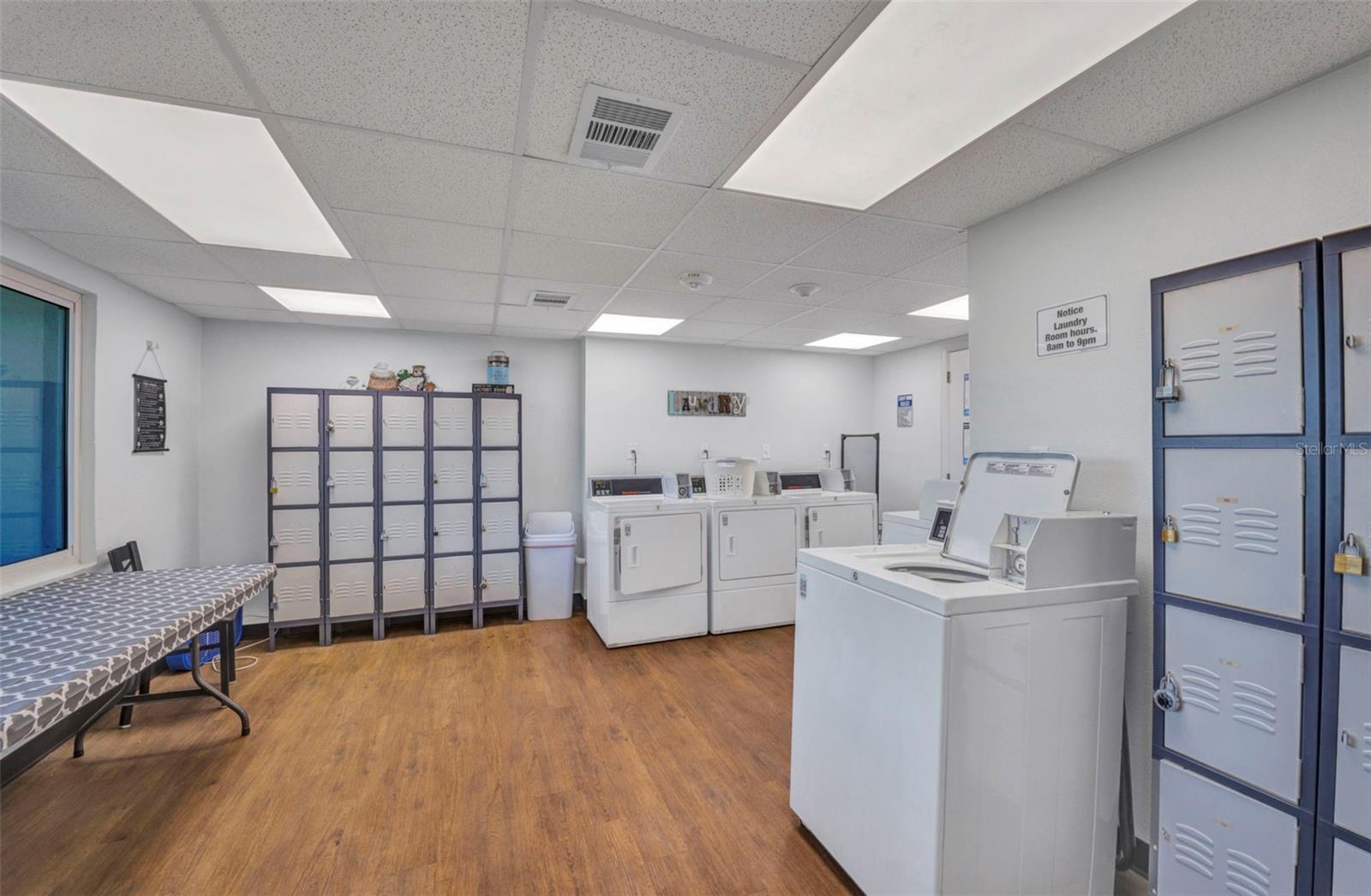 Image 31 of 47 For 21287 Gertrude Avenue 211