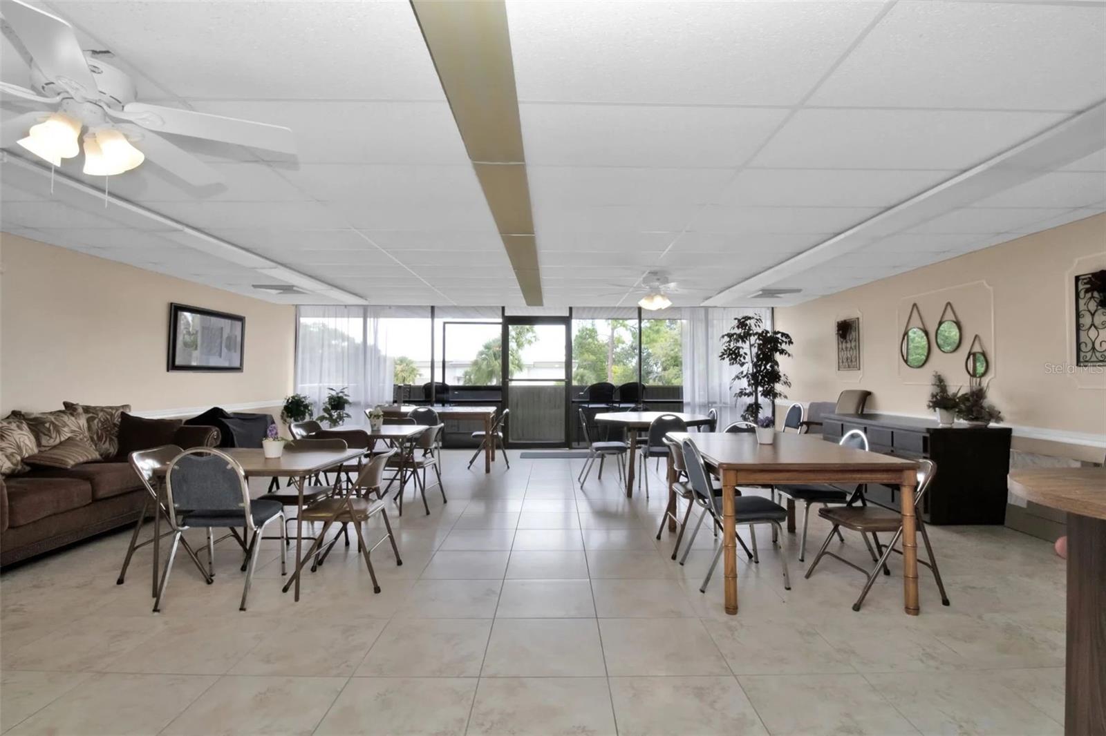 Image 34 of 47 For 21287 Gertrude Avenue 211