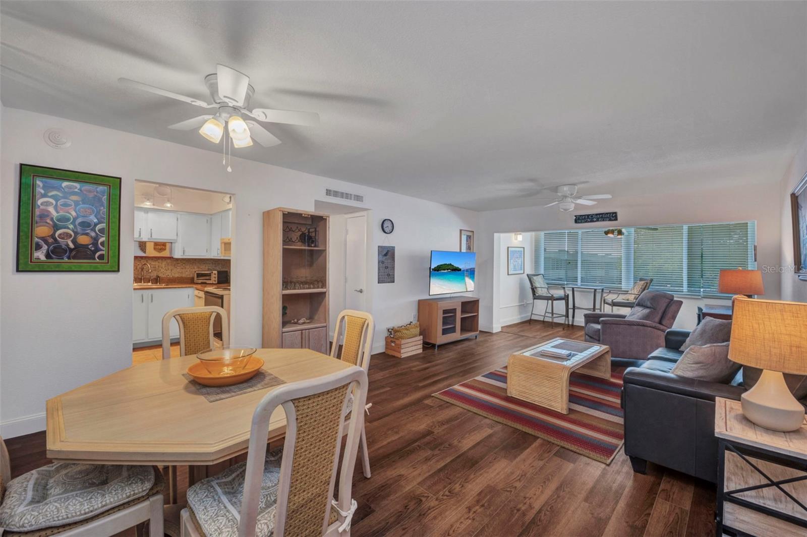 Image 9 of 47 For 21287 Gertrude Avenue 211
