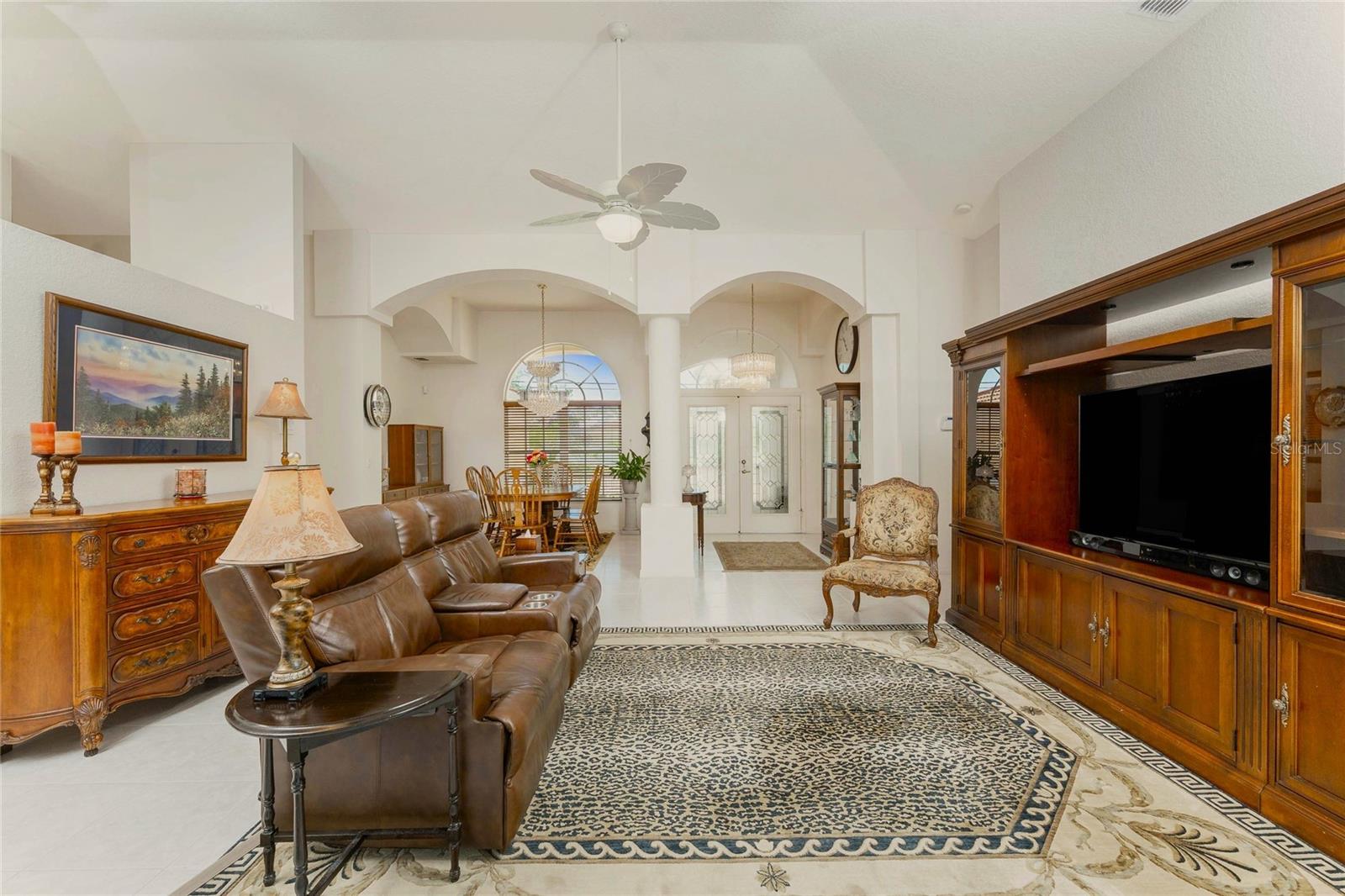 Image 12 of 69 For 23288 Peachland Boulevard