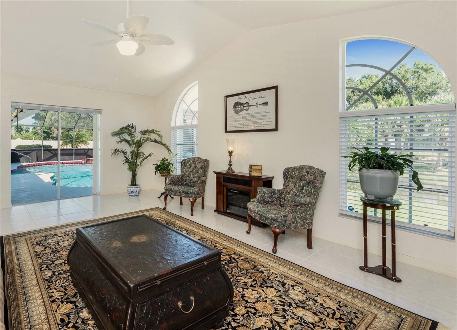 Image 19 of 69 For 23288 Peachland Boulevard