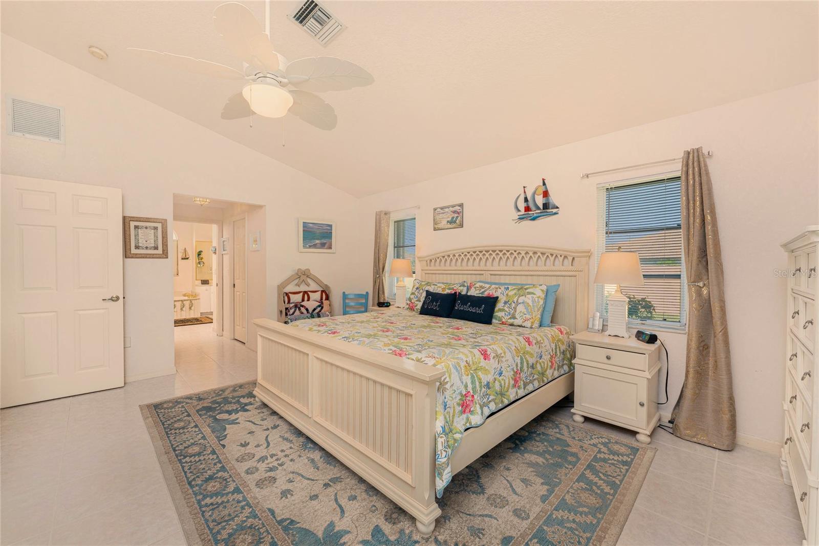 Image 32 of 69 For 23288 Peachland Boulevard