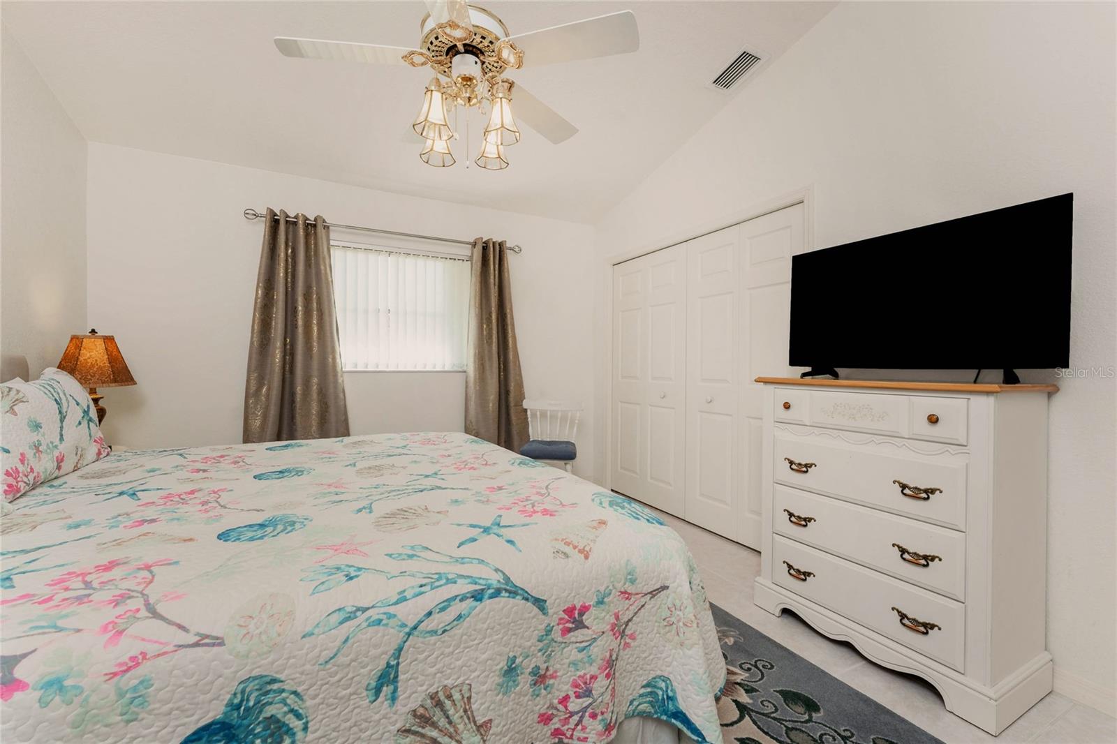 Image 36 of 69 For 23288 Peachland Boulevard