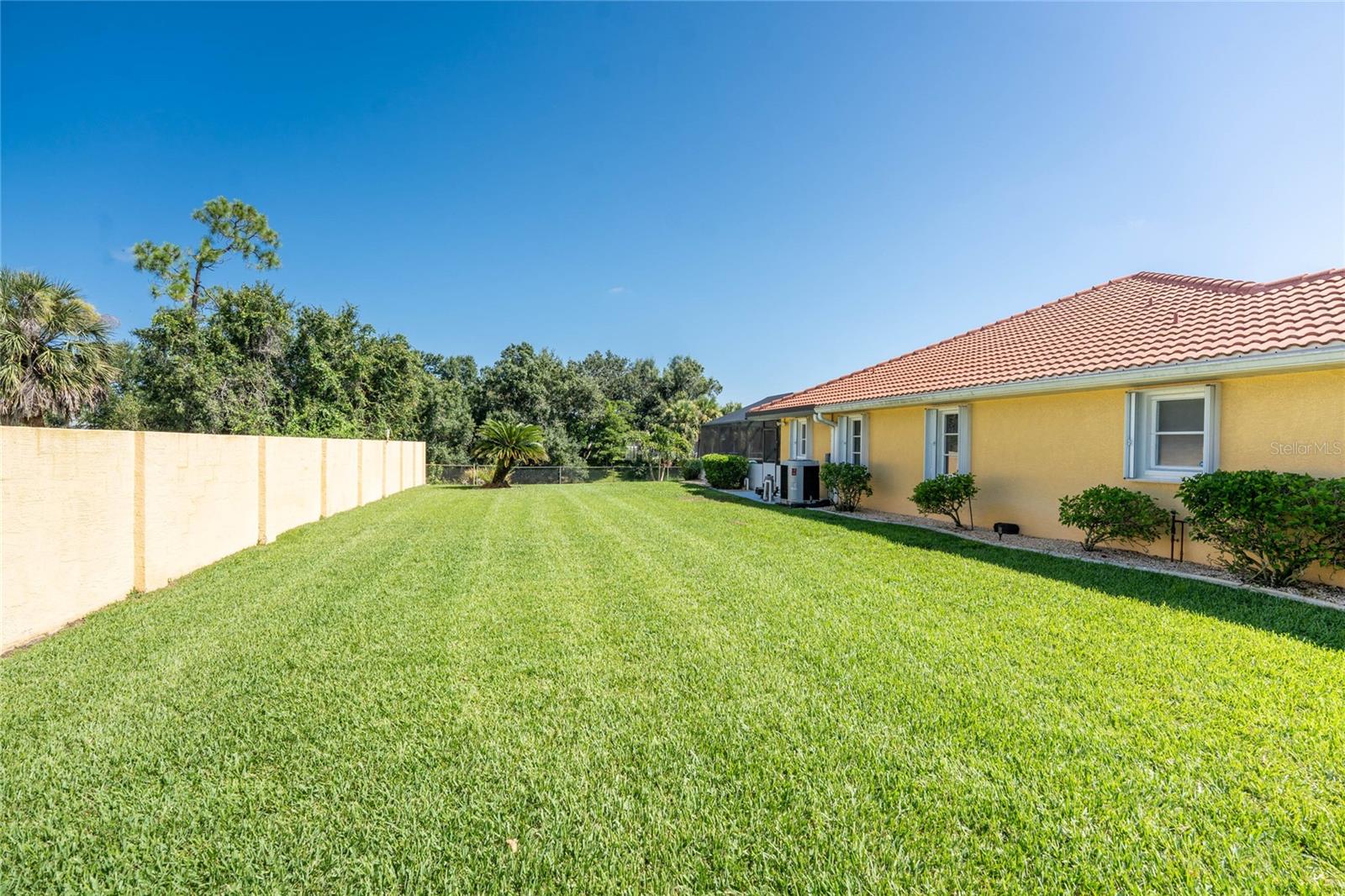 Image 41 of 69 For 23288 Peachland Boulevard