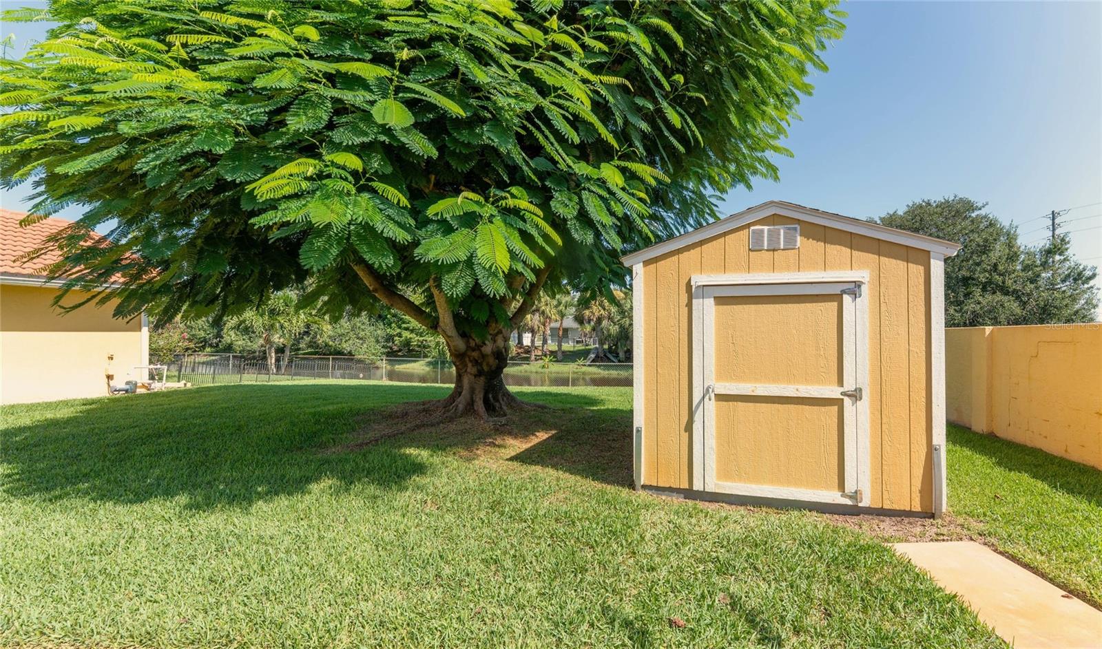 Image 45 of 69 For 23288 Peachland Boulevard