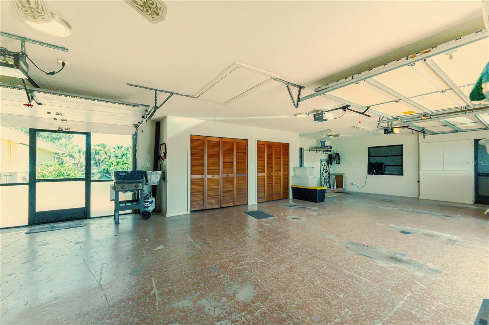Image 50 of 69 For 23288 Peachland Boulevard