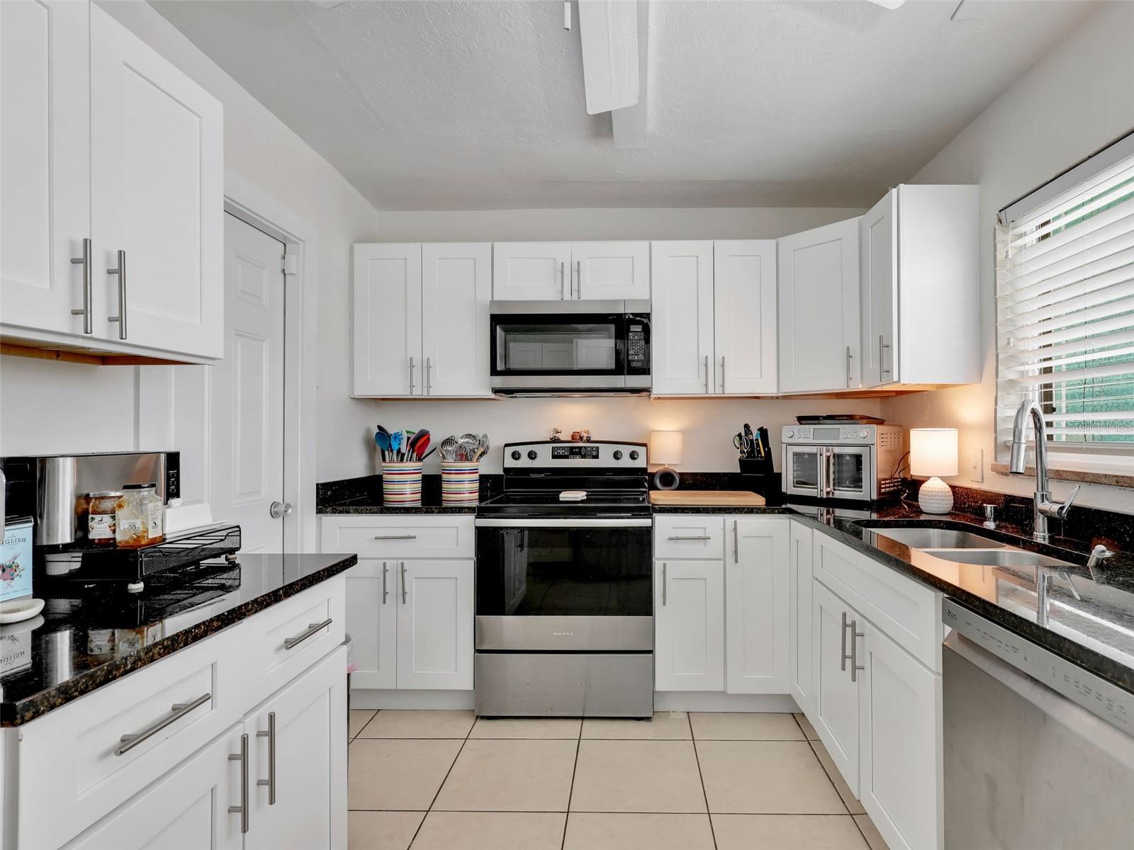Image 12 of 36 For 5622 Deauville Court