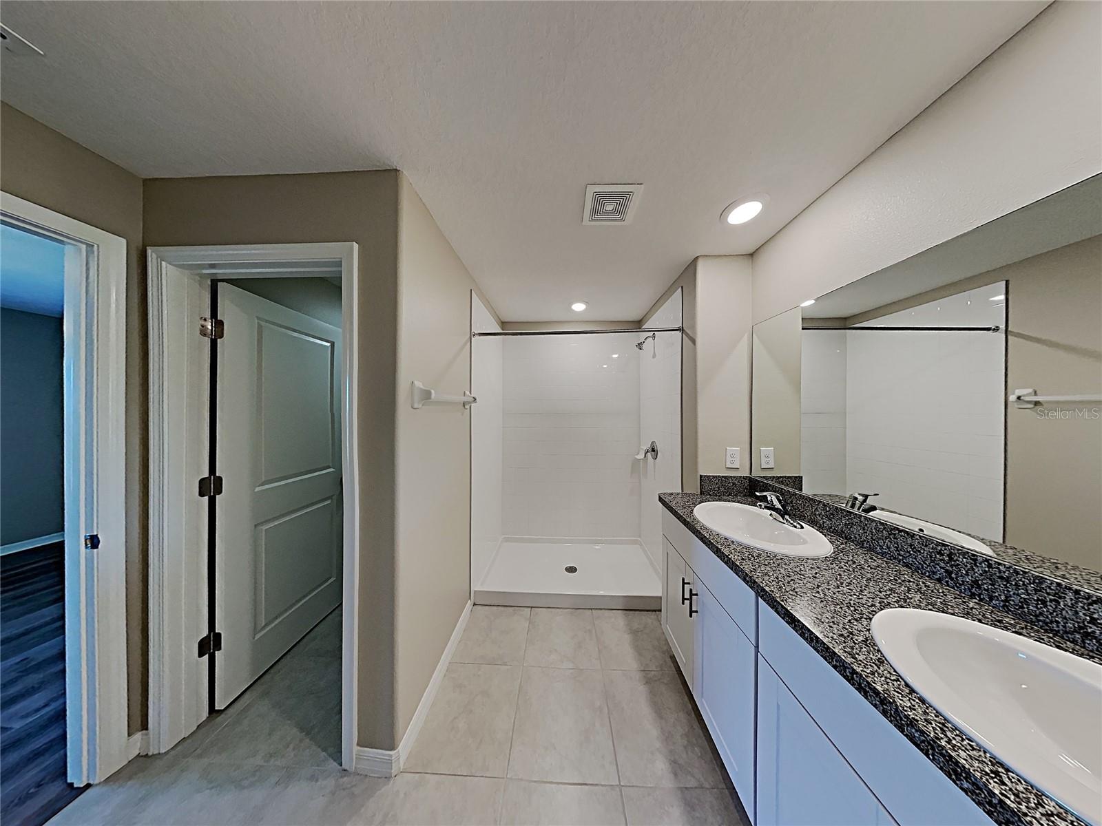 Listing photo id 9 for 14715 Scottburgh Glen Drive