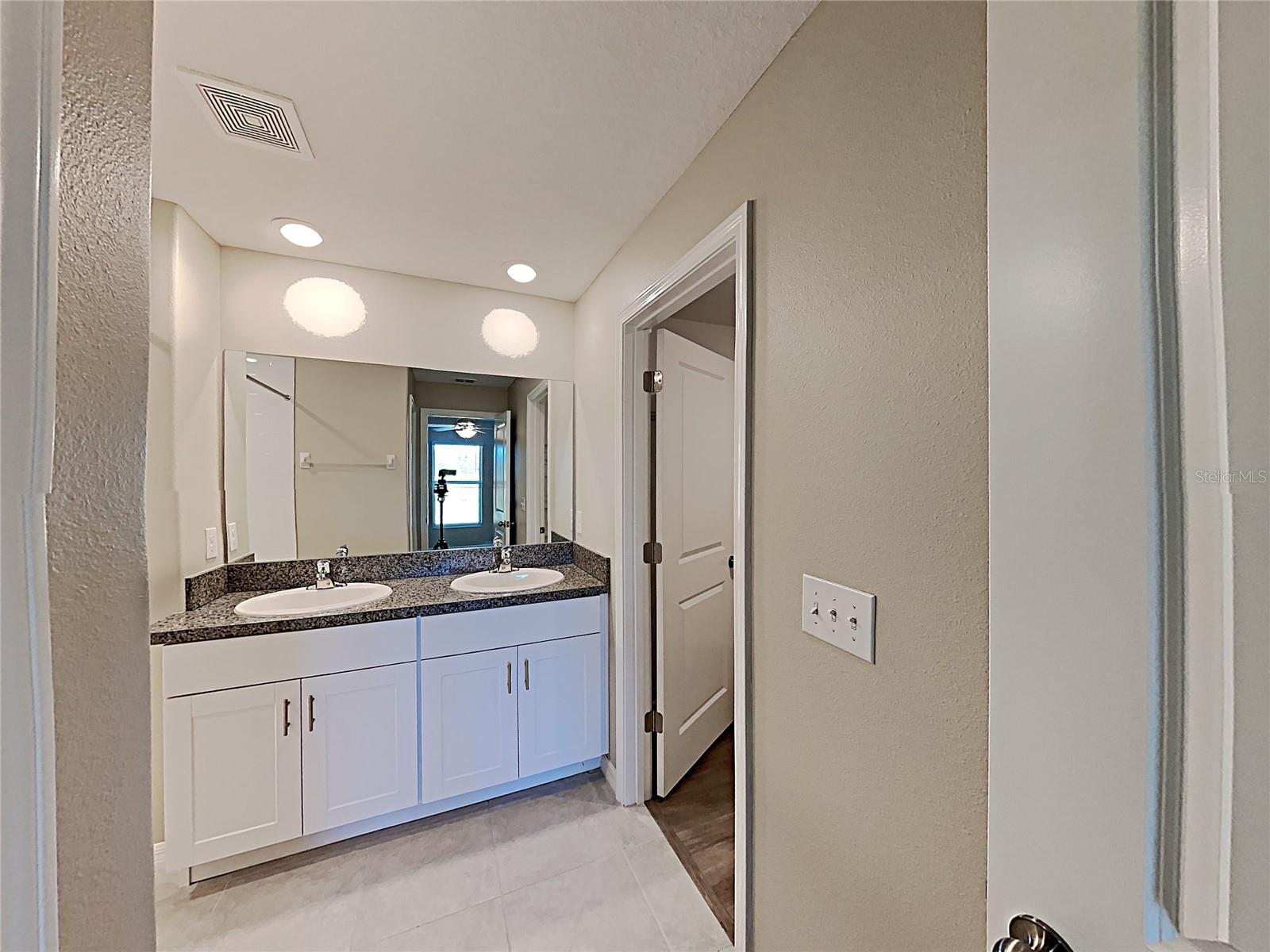 Listing photo id 10 for 14715 Scottburgh Glen Drive