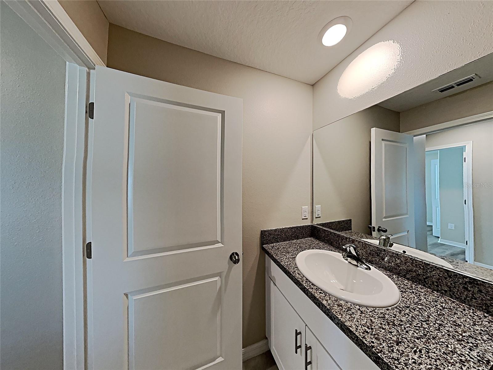 Listing photo id 15 for 14715 Scottburgh Glen Drive