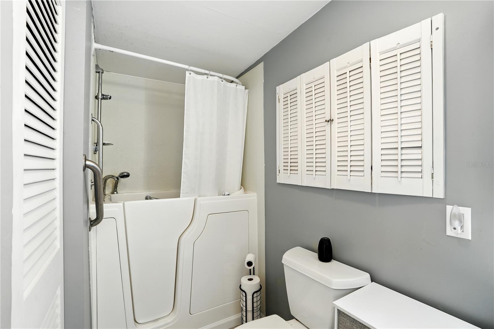Image 28 of 42 For 736 92nd Avenue N