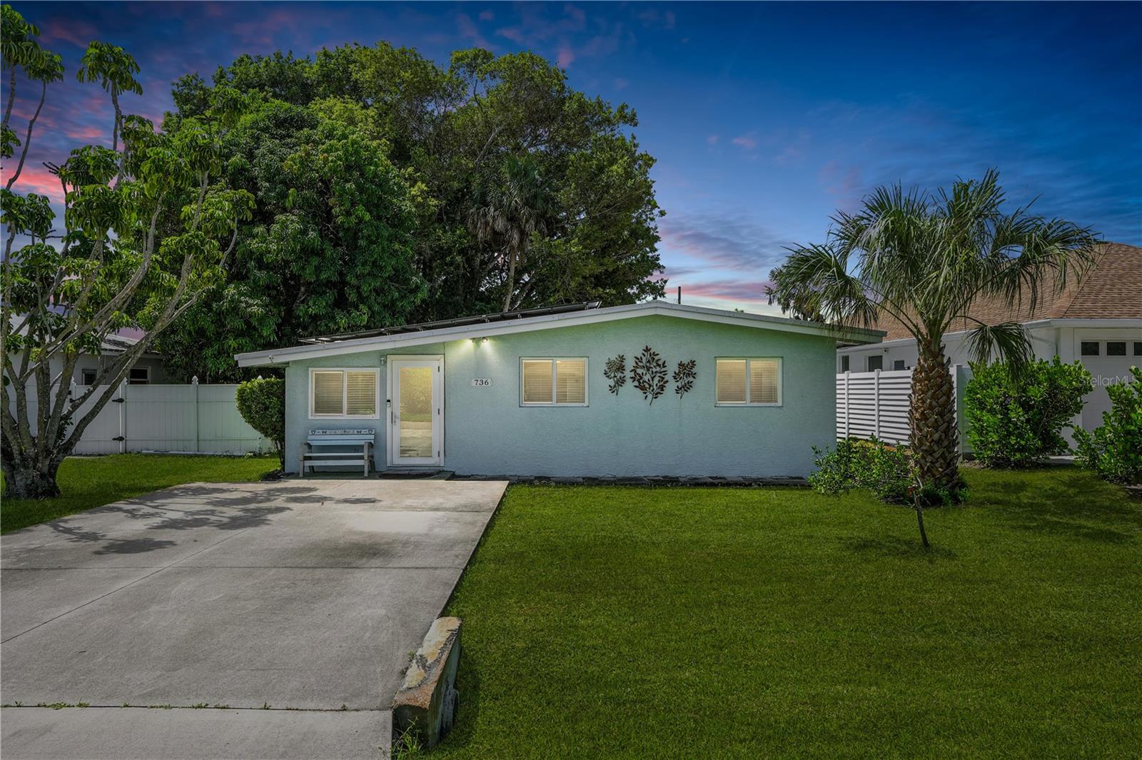 Image 3 of 42 For 736 92nd Avenue N