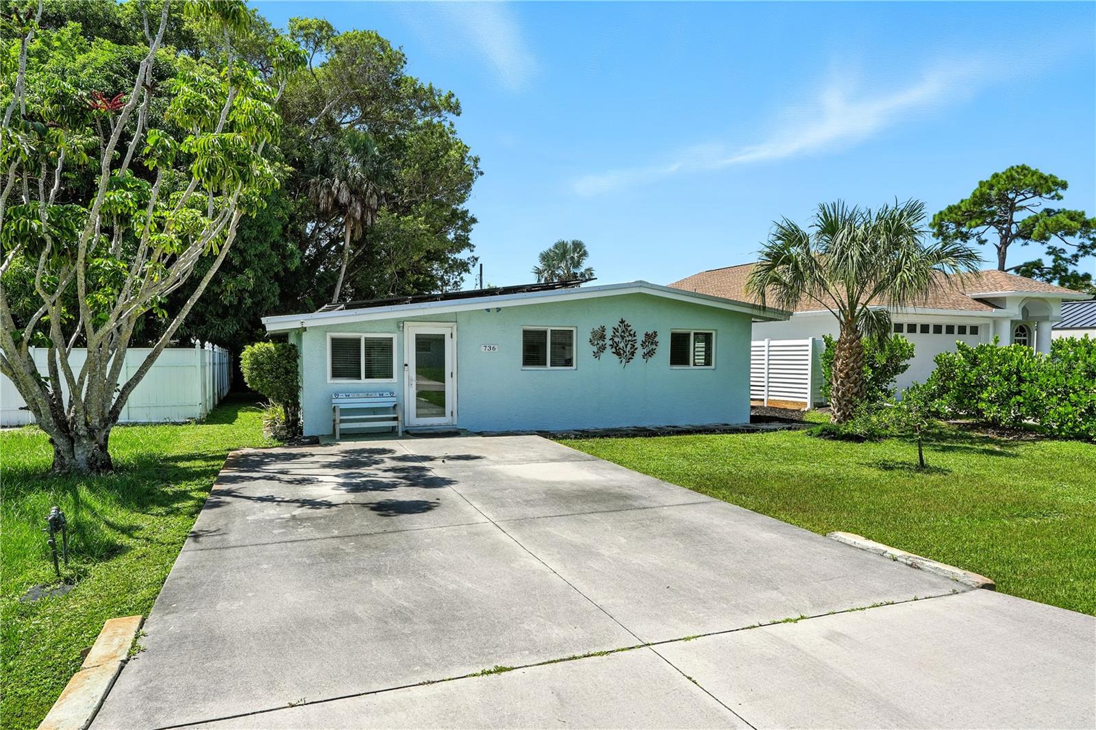 Image 4 of 42 For 736 92nd Avenue N