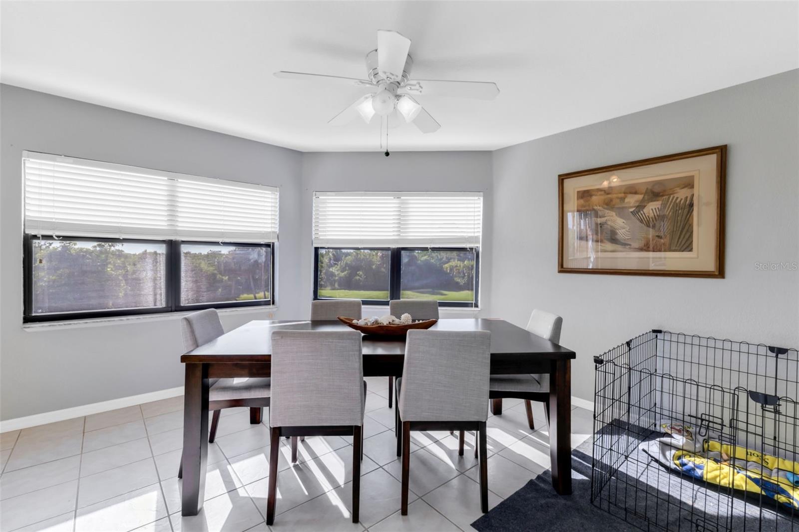 Image 11 of 79 For 23465 Harborview Road 225