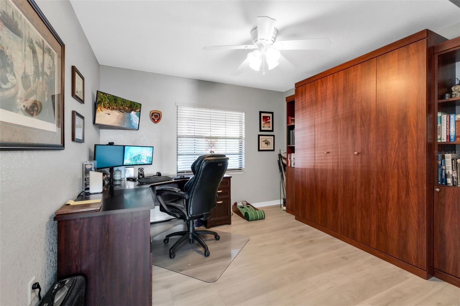 Image 17 of 79 For 23465 Harborview Road 225