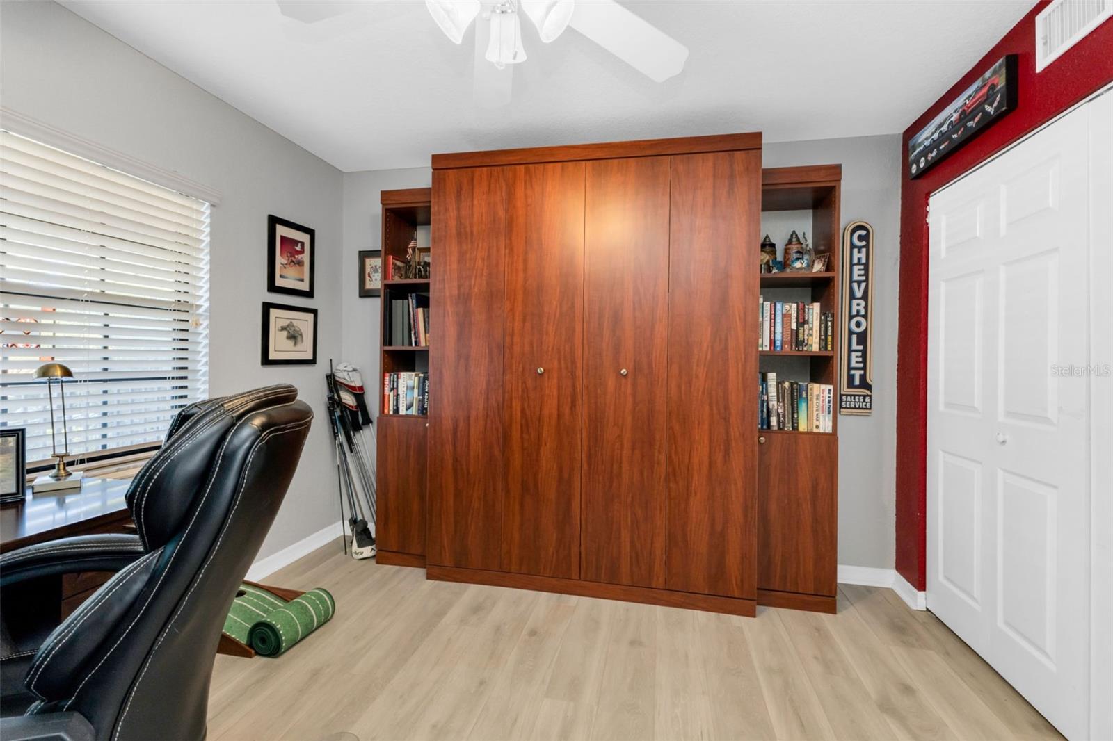 Image 18 of 79 For 23465 Harborview Road 225