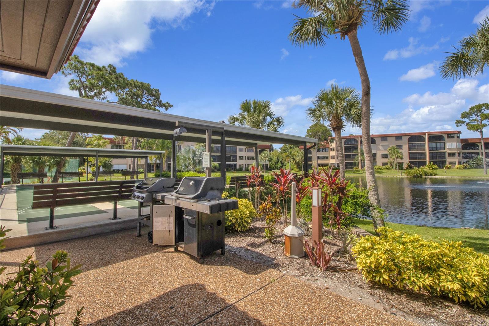 Image 43 of 79 For 23465 Harborview Road 225
