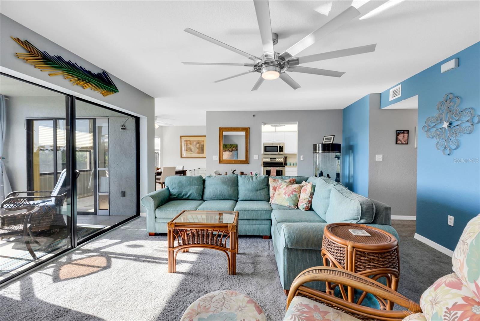 Image 8 of 79 For 23465 Harborview Road 225