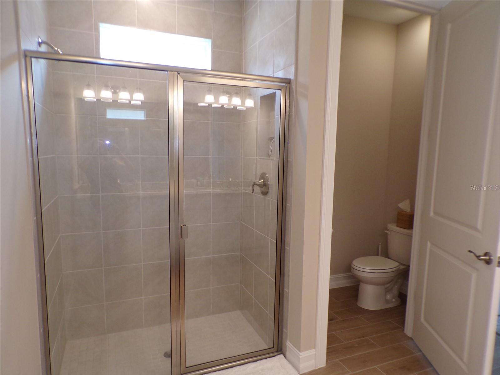 Image 11 of 47 For 16048 Crofton Springs Way