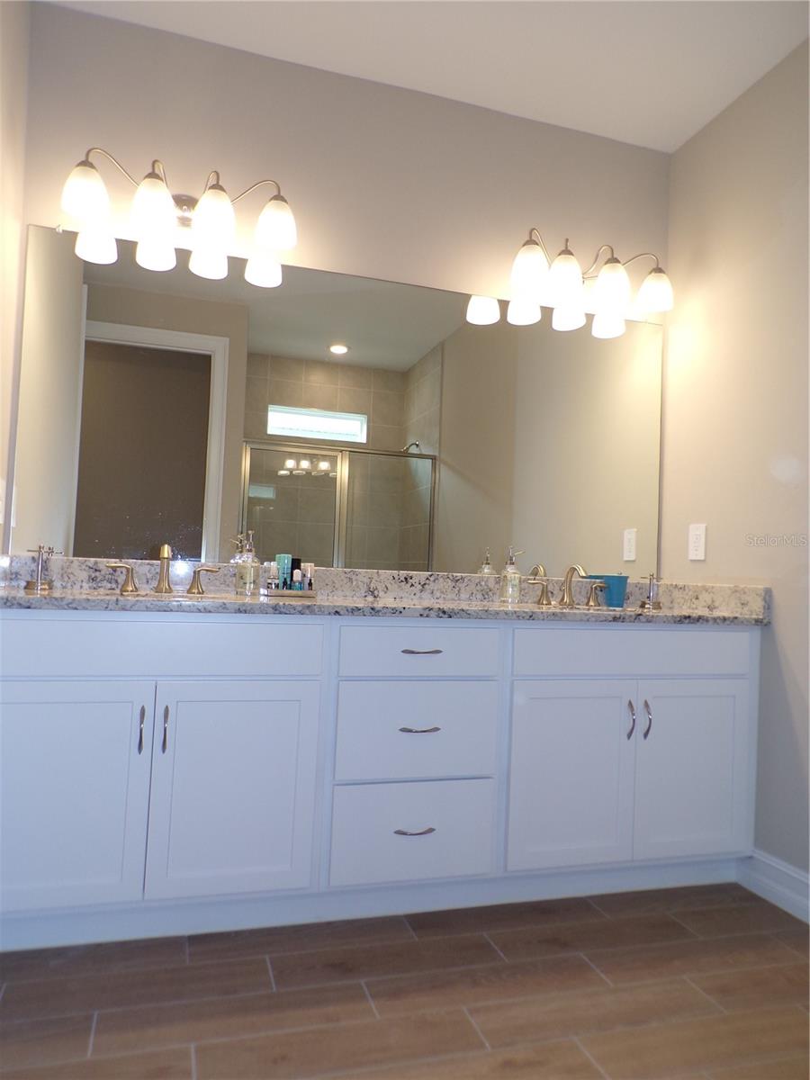 Image 12 of 47 For 16048 Crofton Springs Way