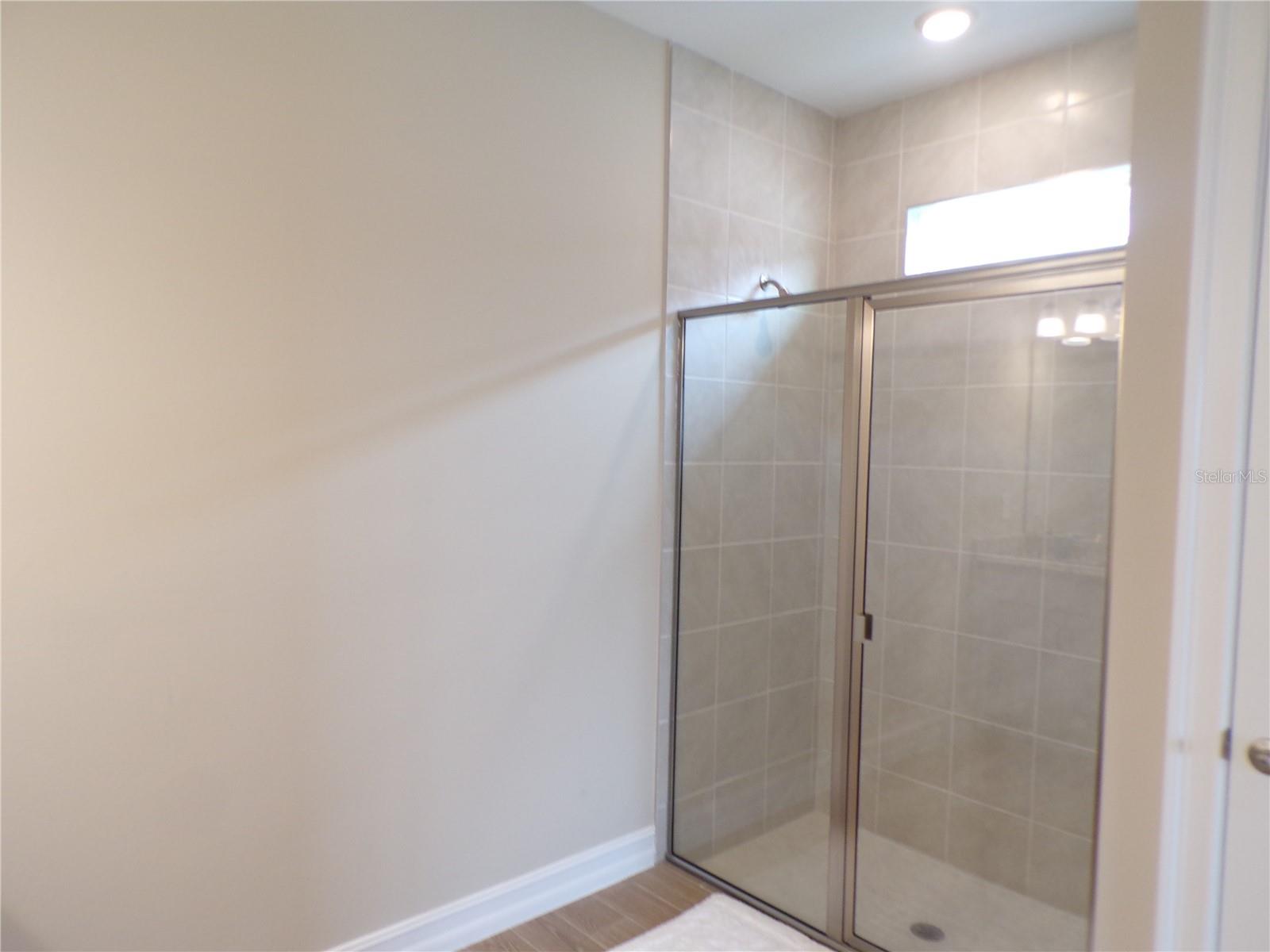 Image 13 of 47 For 16048 Crofton Springs Way