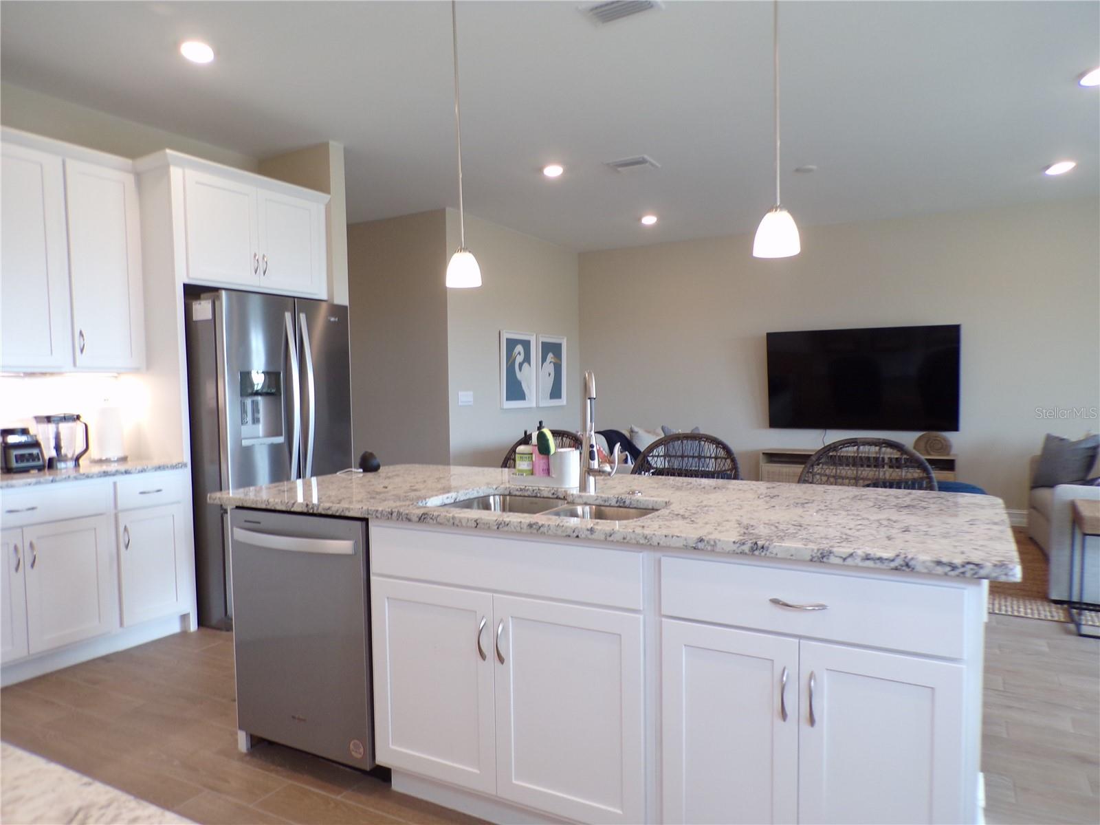 Image 37 of 47 For 16048 Crofton Springs Way