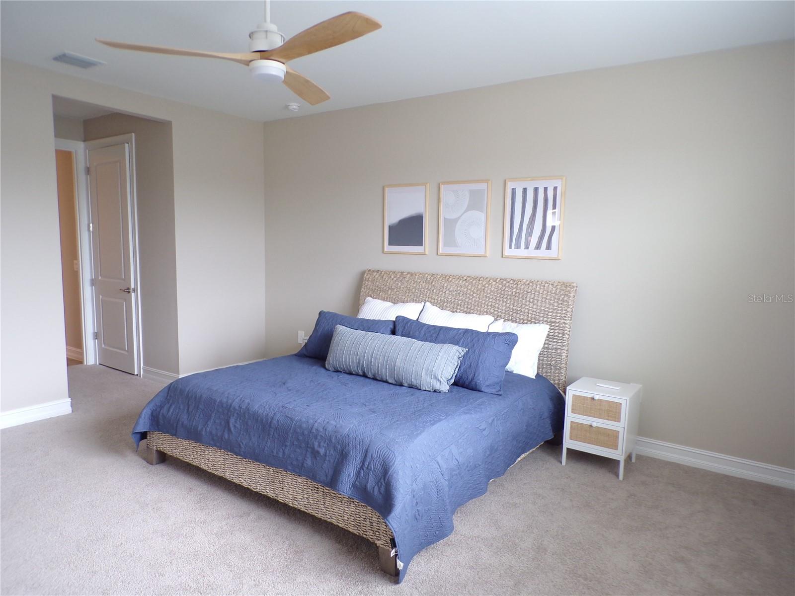 Image 7 of 47 For 16048 Crofton Springs Way