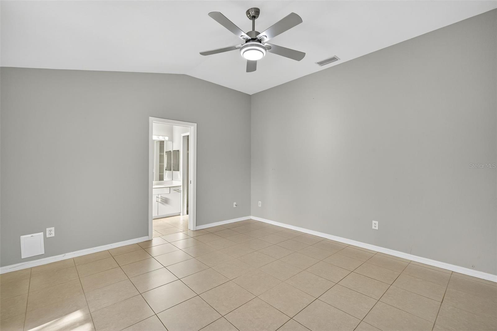 Image 11 of 19 For 17526 Lockhart Court