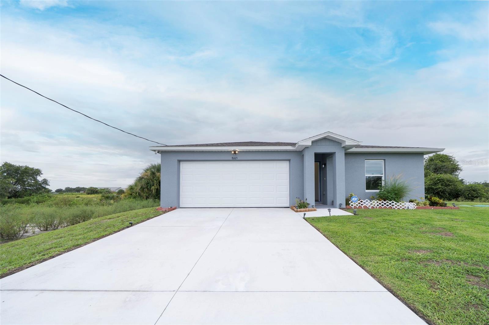Listing Details for 8005 Melody Circle, LABELLE, FL 33935