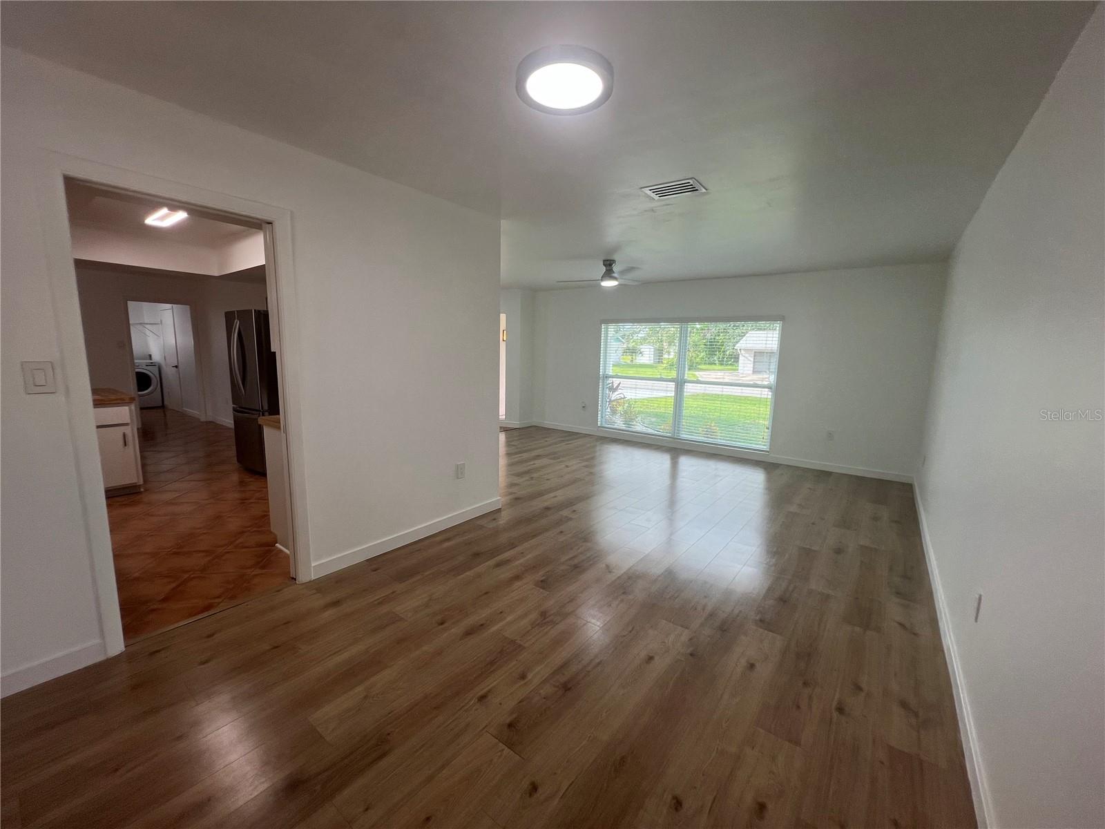 Image 5 of 27 For 21371 Knollwood Avenue