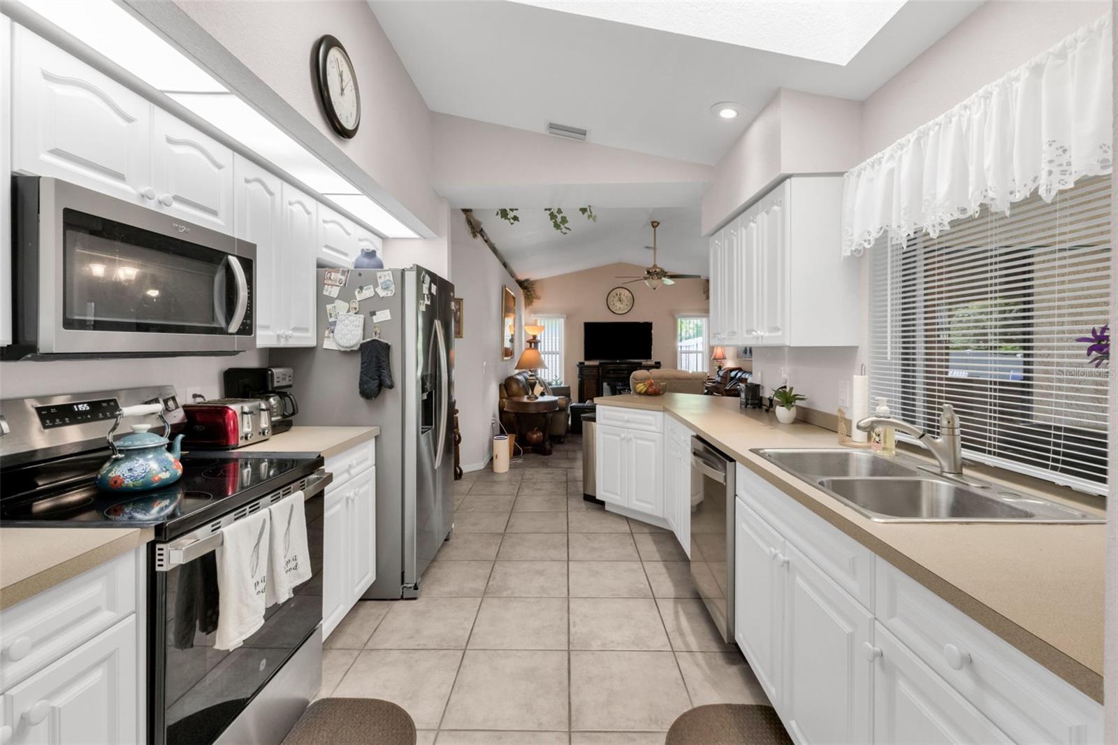 Image 14 of 55 For 23122 Maclellan Avenue