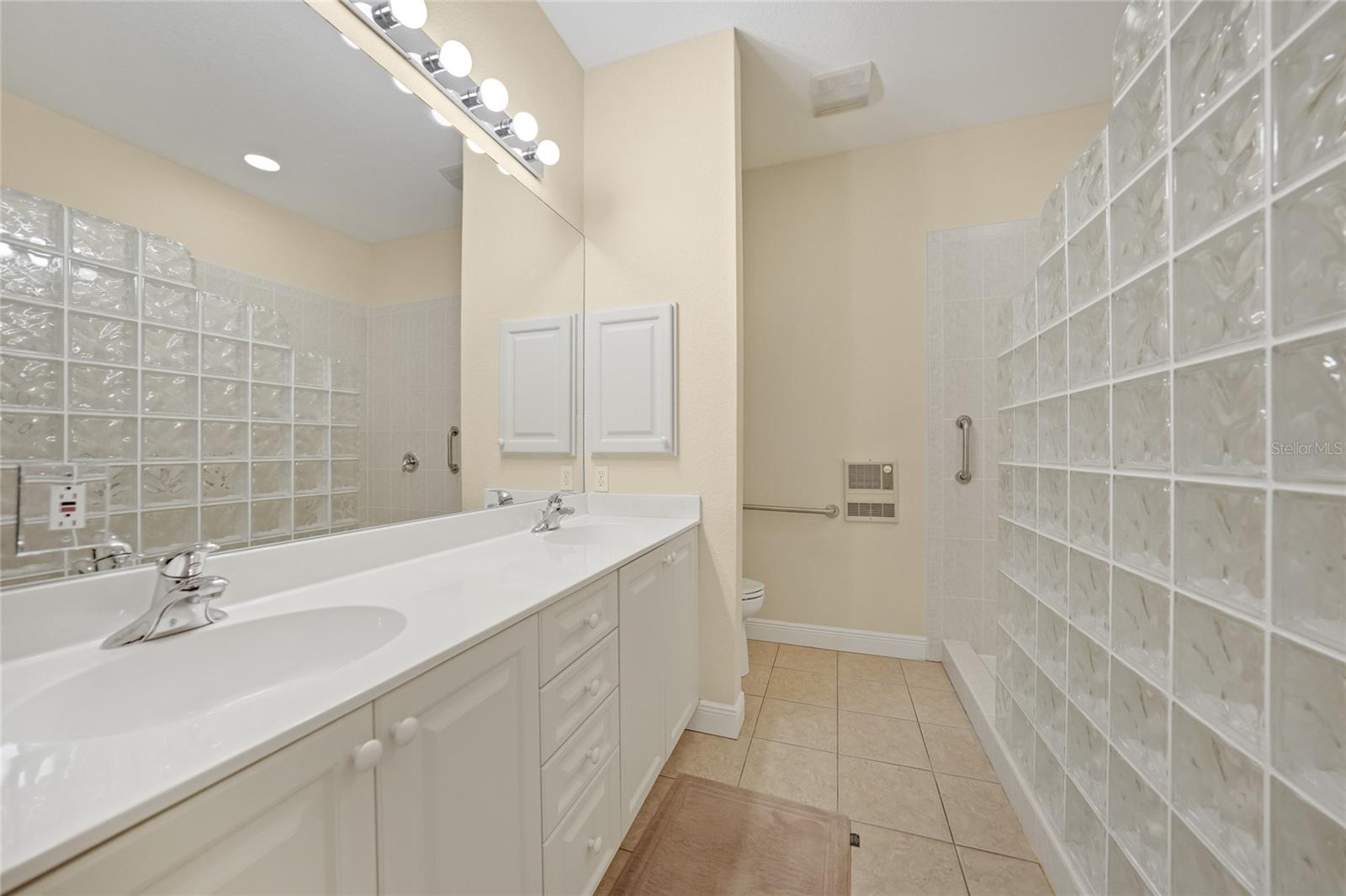 Image 19 of 55 For 2595 Tarpon Cove Drive 1222
