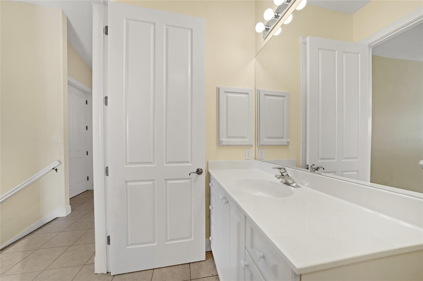 Image 24 of 55 For 2595 Tarpon Cove Drive 1222