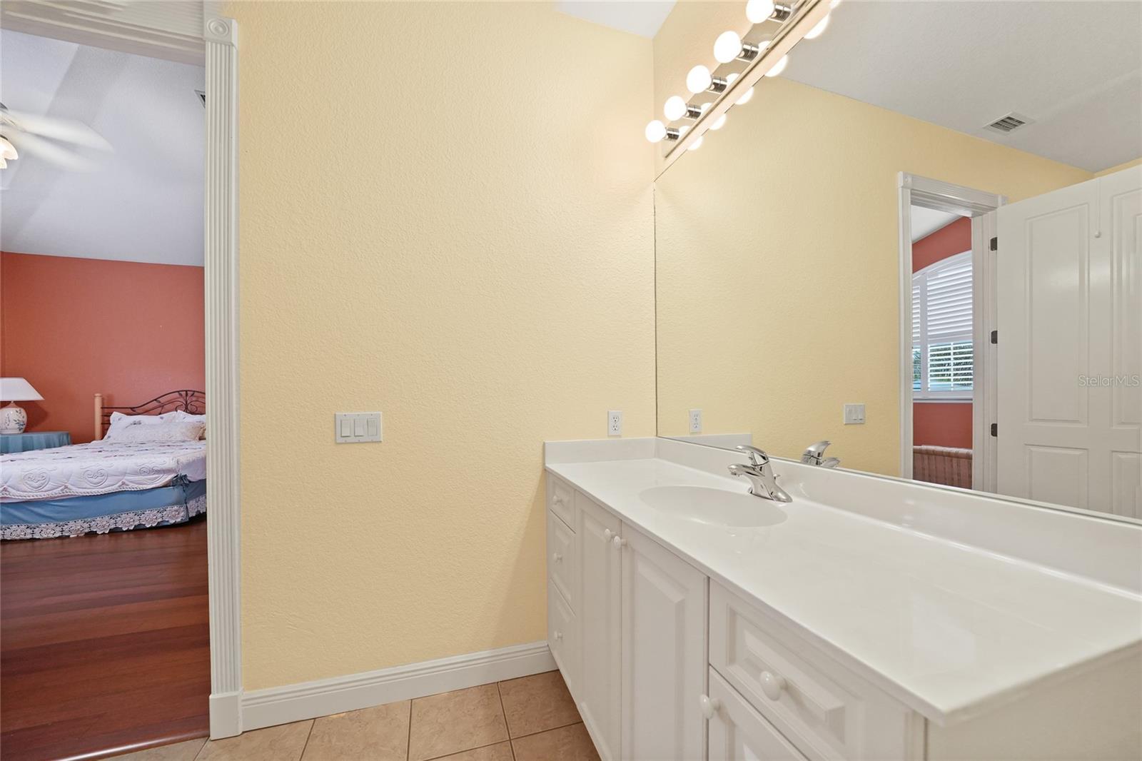 Image 29 of 55 For 2595 Tarpon Cove Drive 1222