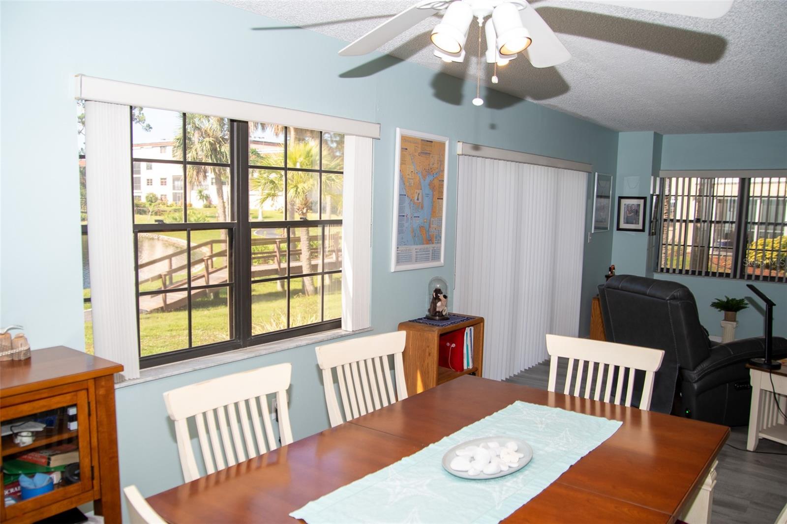 Image 11 of 30 For 23465 Harborview Road 1008