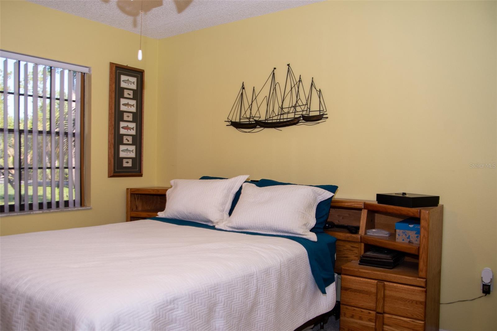 Image 17 of 30 For 23465 Harborview Road 1008