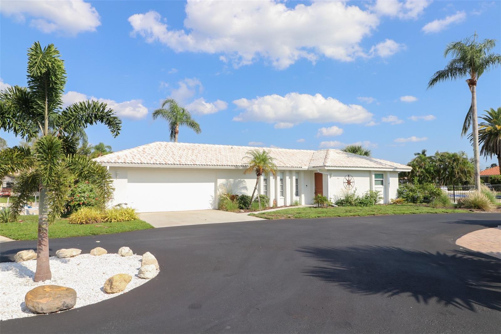 Details for 4 Casa Rio Drive, ENGLEWOOD, FL 34223