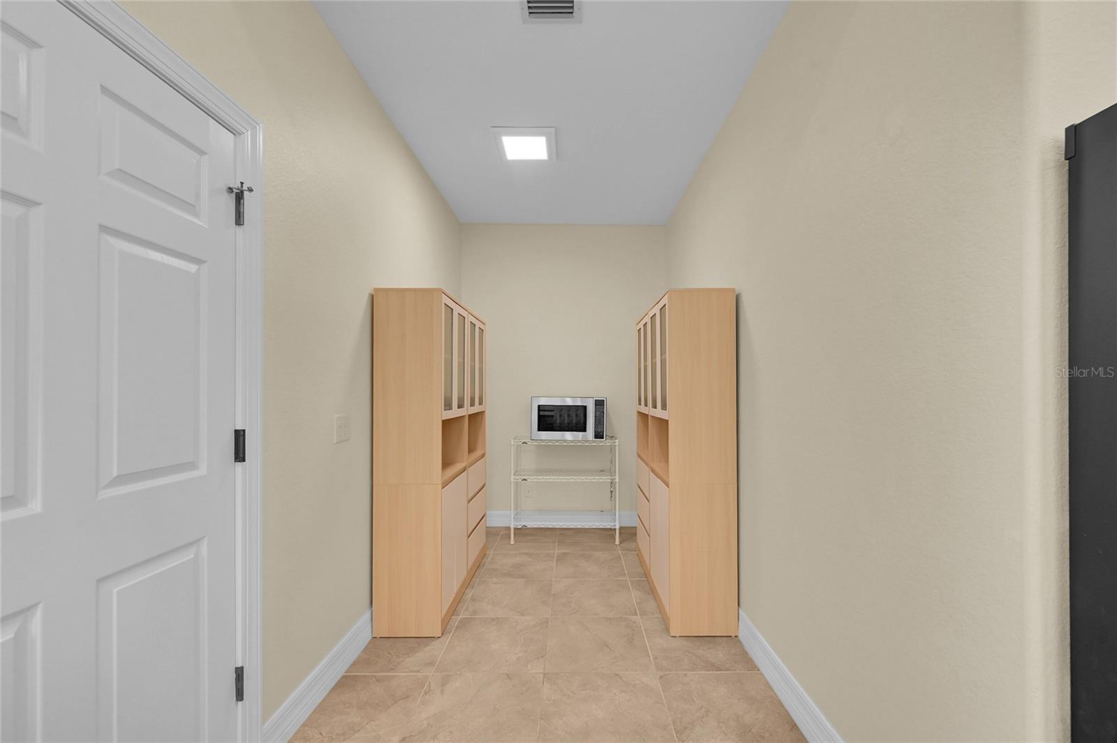 Image 11 of 63 For 233 Fairway Road
