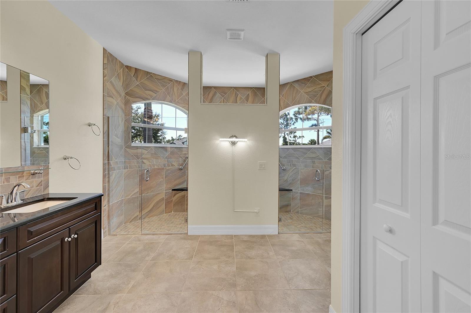 Image 32 of 63 For 233 Fairway Road