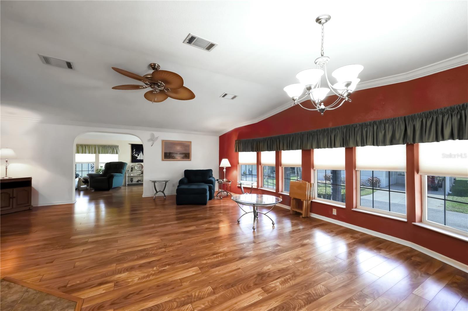 Image 15 of 99 For 2100 Kings Highway 63