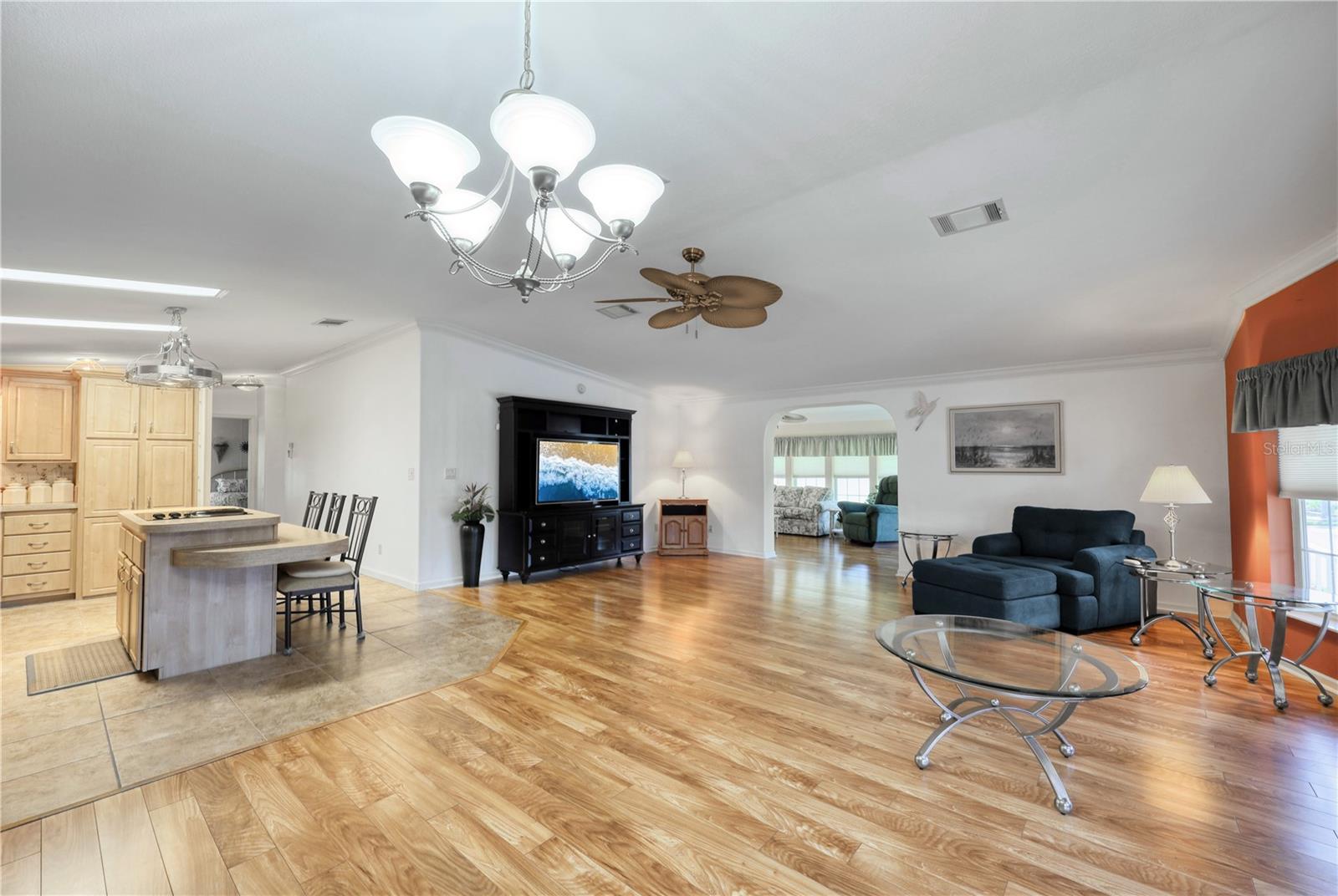 Image 16 of 99 For 2100 Kings Highway 63