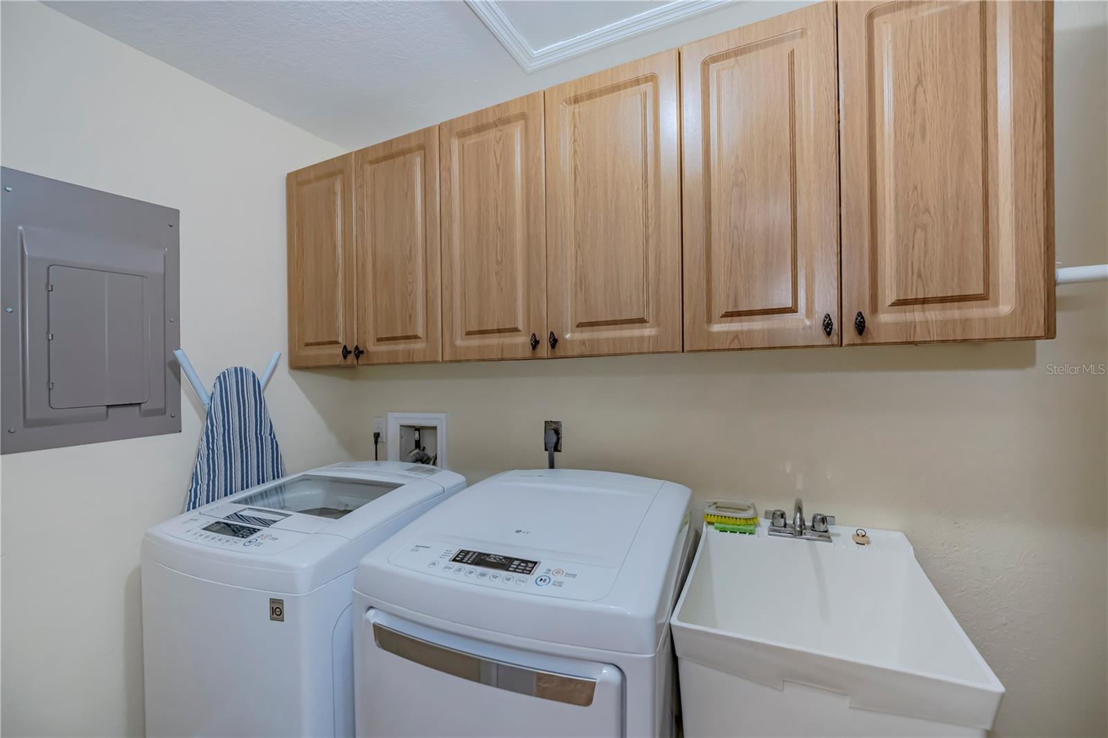 Image 43 of 49 For 1780 Deborah Drive 5