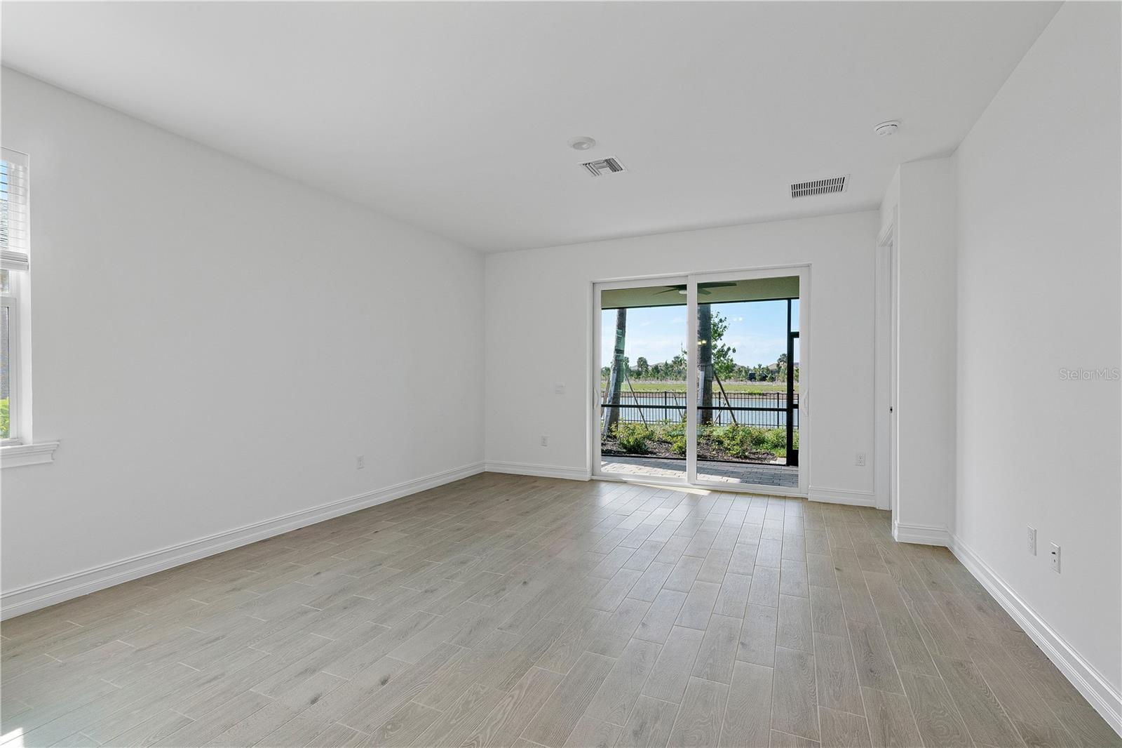 Image 11 of 40 For 43847 Blue Heron Lane