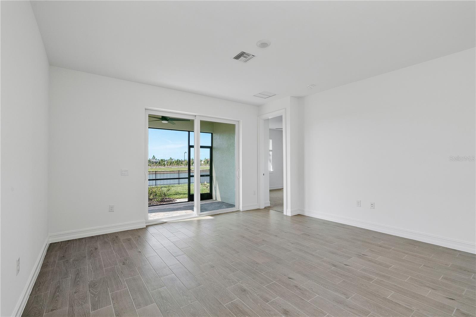 Image 13 of 40 For 43847 Blue Heron Lane