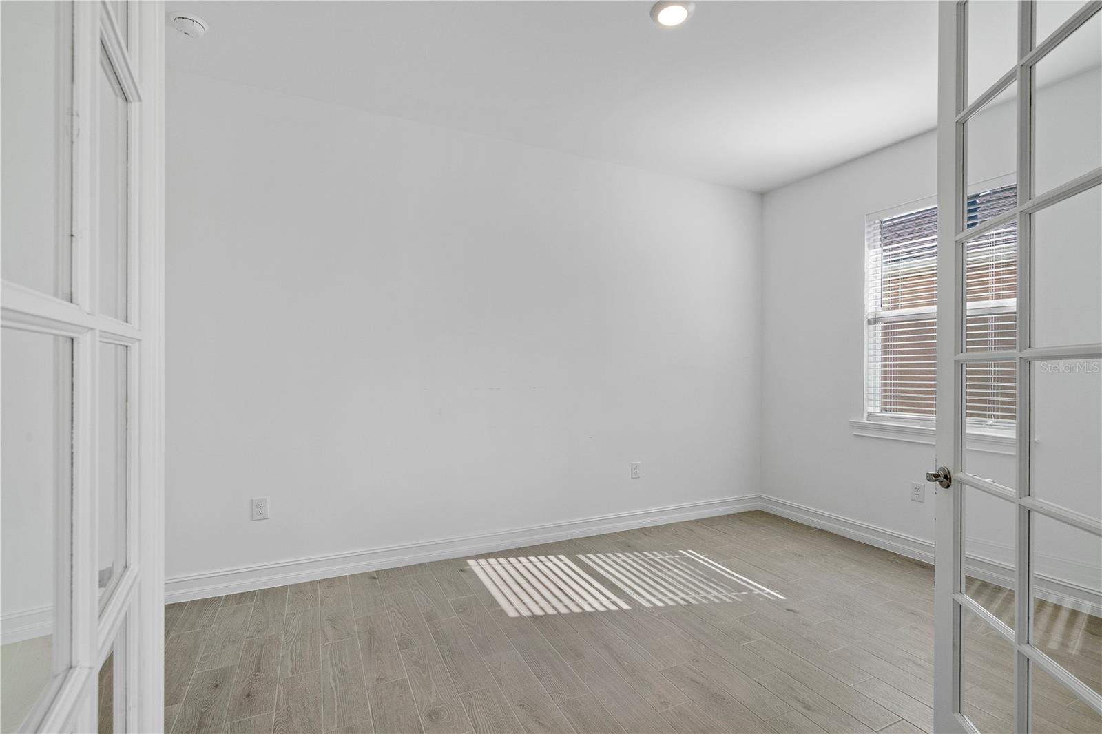 Image 4 of 40 For 43847 Blue Heron Lane