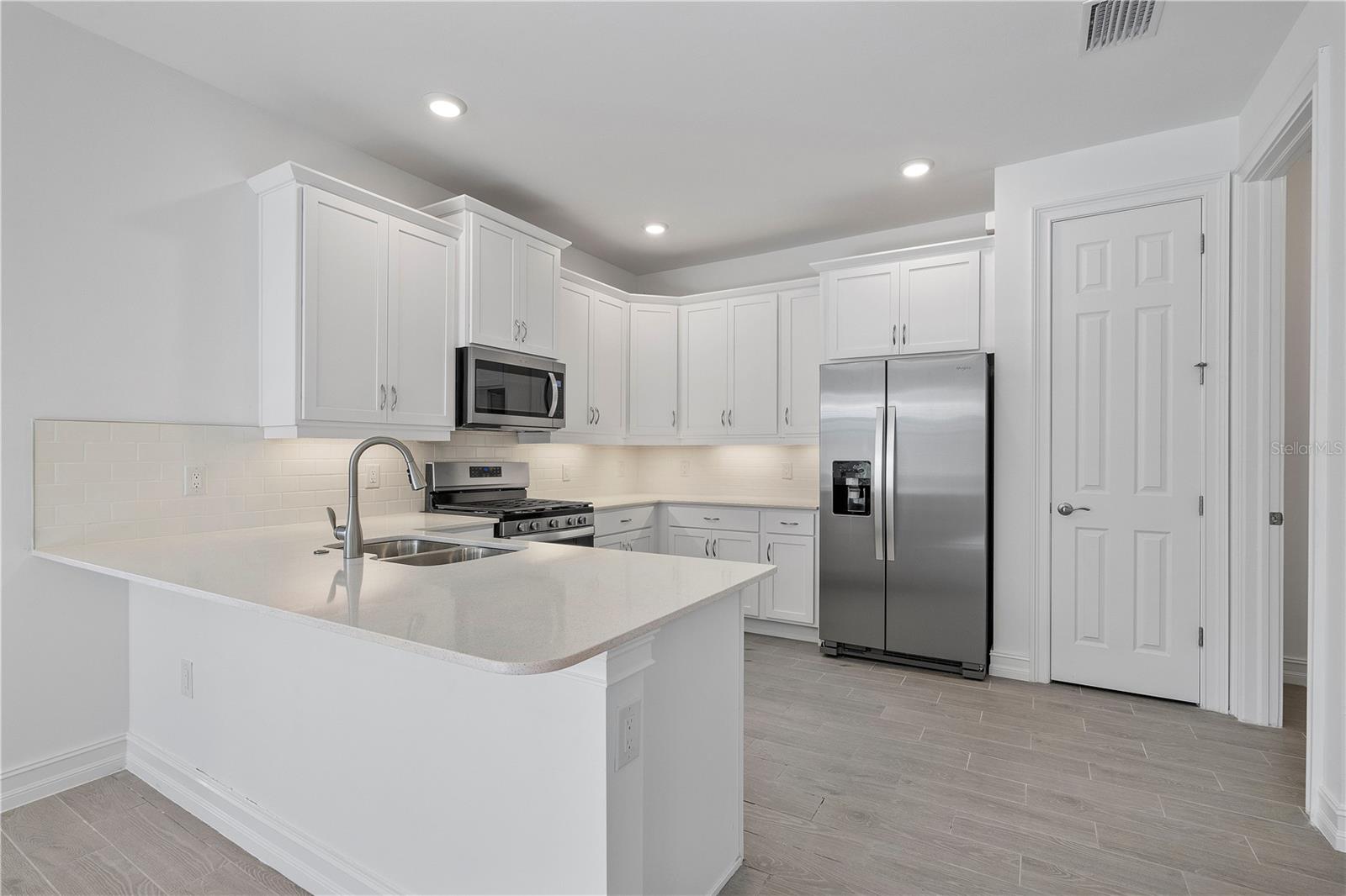 Image 5 of 40 For 43847 Blue Heron Lane