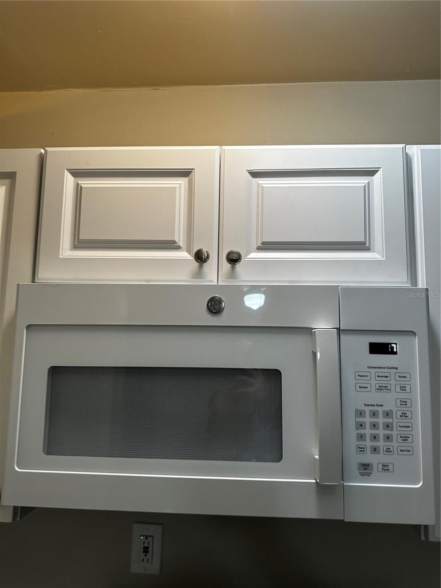 Image 7 of 11 For 304 Ortiz Boulevard #4