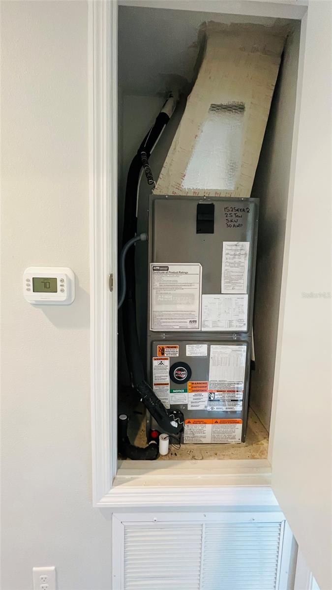 Image 28 of 38 For 12258 Henley Avenue A